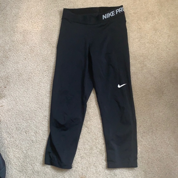 Nike Pro Women’s Cropped Leggings - Black - XS - Dri-Fit - Picture 1 of 1